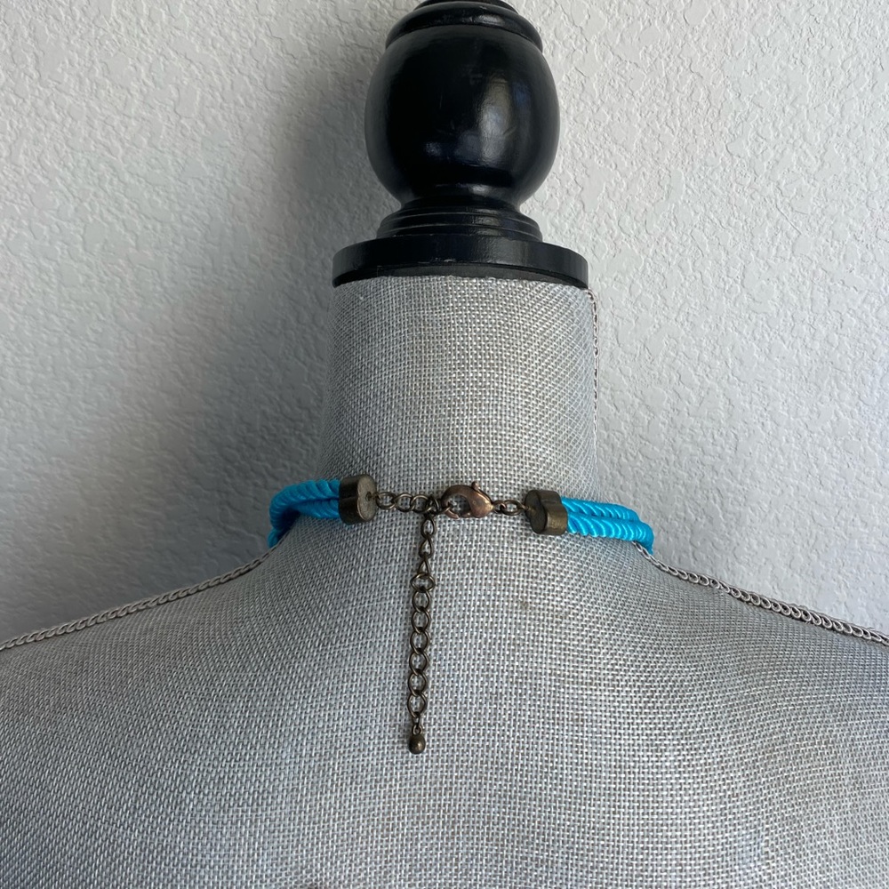 Pretty statement necklace - Picture 2 of 2